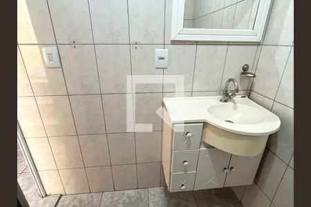 Casa à venda com 90m², 3 quartos e 2 vagasBanheiro