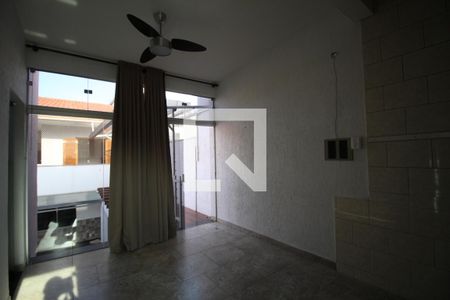 Casa para alugar com 250m², 4 quartos e 2 vagas Casa para alugar com 250m², 4 quartos e 2 vagasSuíte 2