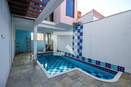 Casa para alugar com 250m², 4 quartos e 2 vagas Casa para alugar com 250m², 4 quartos e 2 vagasQuintal