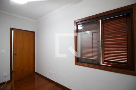 Casa para alugar com 250m², 4 quartos e 2 vagas Casa para alugar com 250m², 4 quartos e 2 vagasQuarto