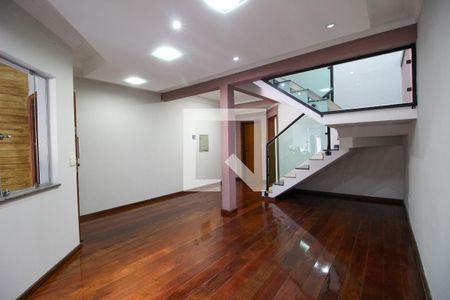 Sala de casa para alugar com 4 quartos, 250m² em Jardim Prestes de Barros, Sorocaba