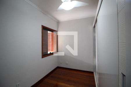 Casa para alugar com 250m², 4 quartos e 2 vagas Casa para alugar com 250m², 4 quartos e 2 vagasQuarto