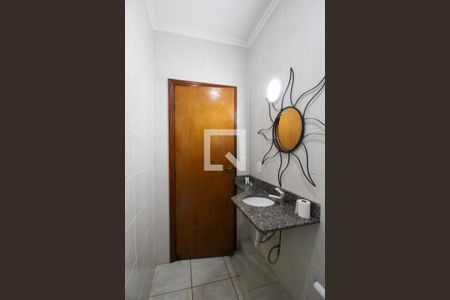 Casa para alugar com 250m², 4 quartos e 2 vagas Casa para alugar com 250m², 4 quartos e 2 vagasLavabo