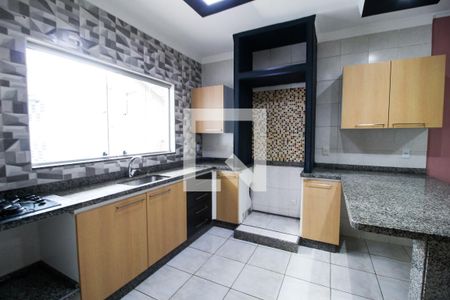 Casa para alugar com 250m², 4 quartos e 2 vagas Casa para alugar com 250m², 4 quartos e 2 vagasCozinha