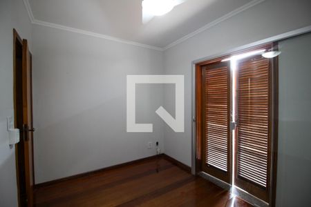 Casa para alugar com 250m², 4 quartos e 2 vagas Casa para alugar com 250m², 4 quartos e 2 vagasQuarto 2
