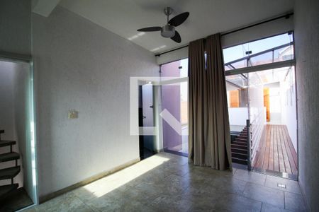 Casa para alugar com 250m², 4 quartos e 2 vagas Casa para alugar com 250m², 4 quartos e 2 vagasSuíte 2