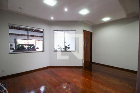 Sala de casa para alugar com 4 quartos, 250m² em Jardim Prestes de Barros, Sorocaba