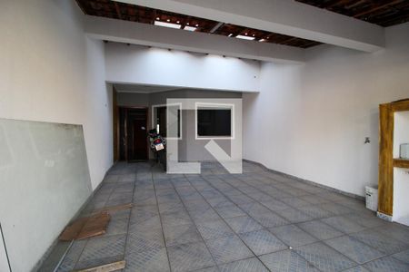 Casa para alugar com 250m², 4 quartos e 2 vagas Casa para alugar com 250m², 4 quartos e 2 vagasGaragem