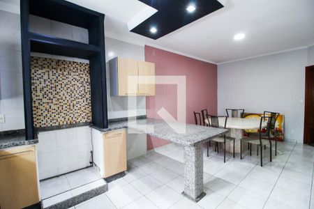 Casa para alugar com 250m², 4 quartos e 2 vagas Casa para alugar com 250m², 4 quartos e 2 vagasCozinha