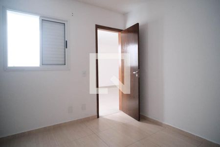 Quarto 2 de apartamento para alugar com 2 quartos, 55m² em Vila Nhocuné, São Paulo