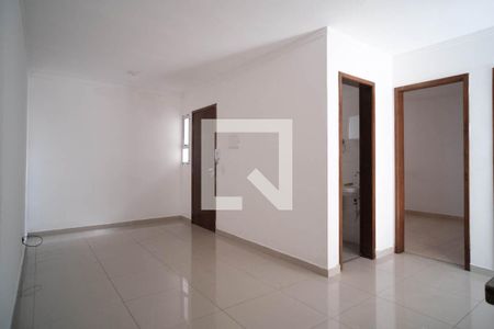 Sala/cozinha de apartamento para alugar com 2 quartos, 55m² em Vila Nhocuné, São Paulo