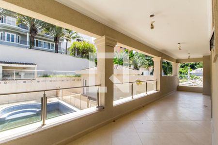 Casa de condomínio à venda com 600m², 6 quartos e 8 vagasVaranda