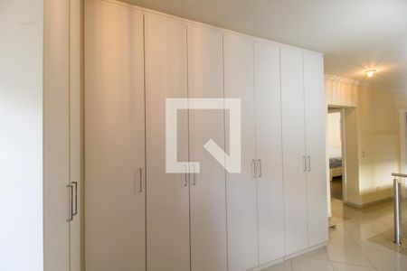 Casa de condomínio à venda com 600m², 6 quartos e 8 vagasEscritório