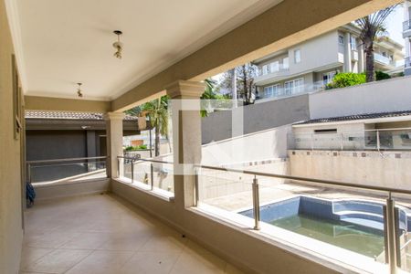 Casa de condomínio à venda com 600m², 6 quartos e 8 vagasVaranda