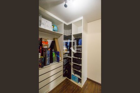 Casa de condomínio à venda com 600m², 6 quartos e 8 vagasCloset da suíte 5