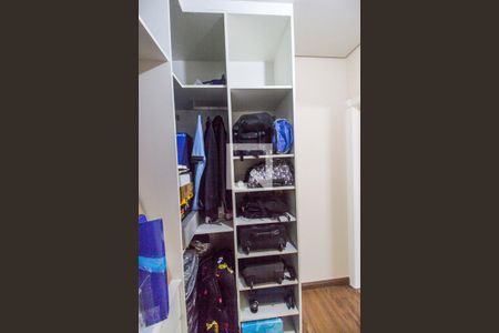 Casa de condomínio à venda com 600m², 6 quartos e 8 vagasCloset da suíte 5