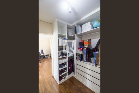 Casa de condomínio à venda com 600m², 6 quartos e 8 vagasCloset da suíte 5