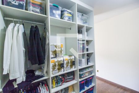 Casa de condomínio à venda com 600m², 6 quartos e 8 vagasCloset da suíte 4