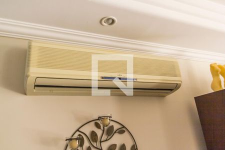 Casa de condomínio à venda com 600m², 6 quartos e 8 vagasDetalhe Sala