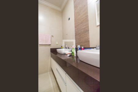 Casa de condomínio à venda com 600m², 6 quartos e 8 vagasBanheiro da Suíte 1