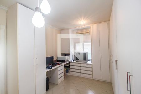 Casa de condomínio à venda com 600m², 6 quartos e 8 vagasEscritório