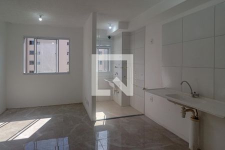 Sala/Cozinha de apartamento para alugar com 2 quartos, 40m² em Usina Piratininga, São Paulo