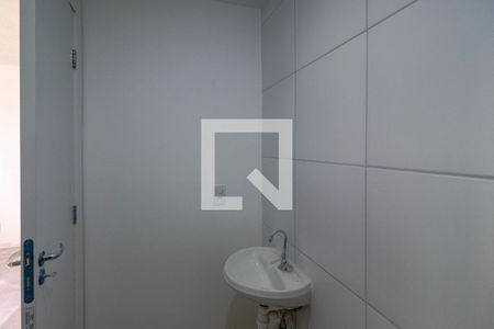 Banheiro de apartamento para alugar com 2 quartos, 40m² em Usina Piratininga, São Paulo