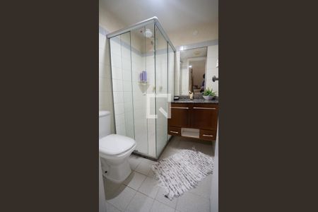 Casa de condomínio à venda com 205m², 5 quartos e 3 vagasBanheiro Social 2