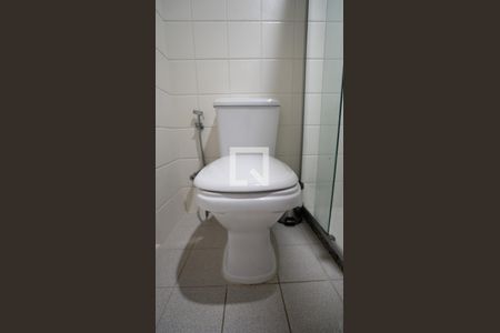 Casa de condomínio à venda com 205m², 5 quartos e 3 vagasBanheiro Social 2