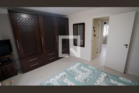 Casa de condomínio à venda com 205m², 5 quartos e 3 vagasSuíte