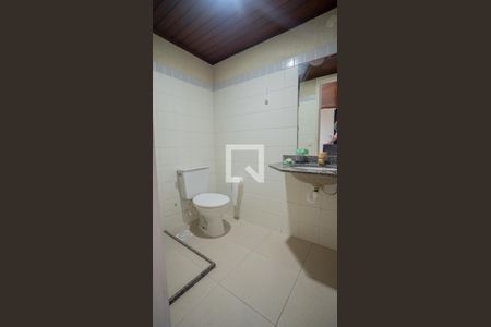 Casa de condomínio à venda com 205m², 5 quartos e 3 vagasBanheiro Social 3