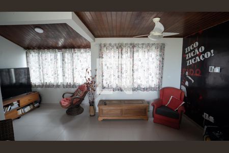 Sala 2 de casa de condomínio à venda com 5 quartos, 205m² em Camboinhas, Niterói