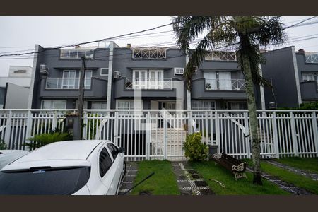 Casa de condomínio à venda com 205m², 5 quartos e 3 vagasFachada