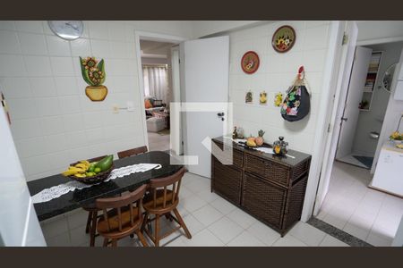 Casa de condomínio à venda com 205m², 5 quartos e 3 vagasCozinha
