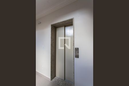 Apartamento à venda com 64m², 3 quartos e 2 vagas Apartamento à venda com 64m², 3 quartos e 2 vagasElevador