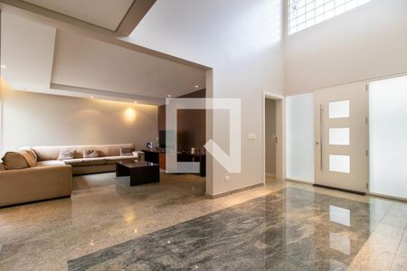 Sala de casa de condomínio para alugar com 5 quartos, 400m² em Uberaba, Curitiba