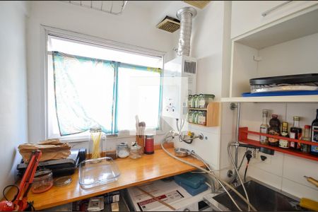 Apartamento à venda com 107m², 2 quartos e 1 vagaCozinha e Área de Serviço