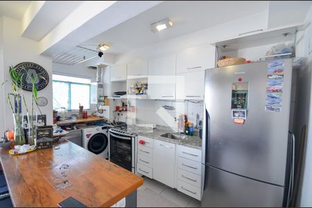 Apartamento à venda com 107m², 2 quartos e 1 vagaCozinha e Área de Serviço