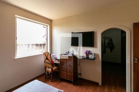 Casa à venda com 400m², 4 quartos e 3 vagas Casa à venda com 400m², 4 quartos e 3 vagasQuarto 4