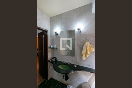 Casa à venda com 400m², 4 quartos e 3 vagas Casa à venda com 400m², 4 quartos e 3 vagasBanheiro de Serviço