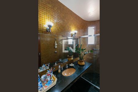 Casa à venda com 400m², 4 quartos e 3 vagas Casa à venda com 400m², 4 quartos e 3 vagasBanheiro Social