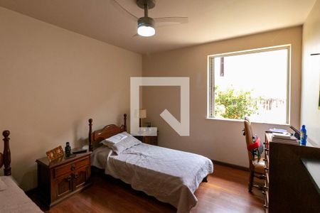 Casa à venda com 400m², 4 quartos e 3 vagas Casa à venda com 400m², 4 quartos e 3 vagasQuarto 4