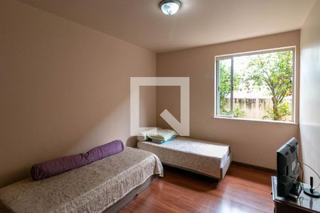 Casa à venda com 400m², 4 quartos e 3 vagas Casa à venda com 400m², 4 quartos e 3 vagasQuarto 3