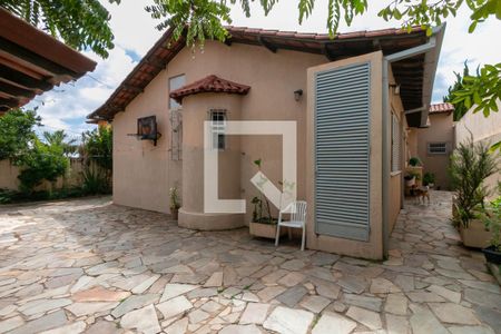 Casa à venda com 400m², 4 quartos e 3 vagas Casa à venda com 400m², 4 quartos e 3 vagasÁrea Externa