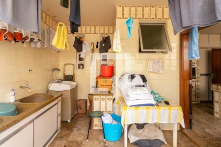 Casa à venda com 400m², 4 quartos e 3 vagas Casa à venda com 400m², 4 quartos e 3 vagasÁrea de Serviço