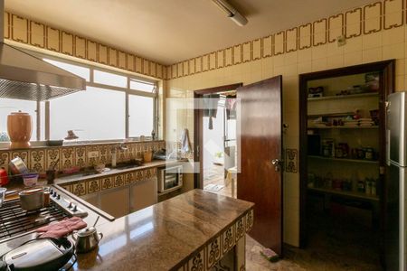 Casa à venda com 400m², 4 quartos e 3 vagas Casa à venda com 400m², 4 quartos e 3 vagasCozinha