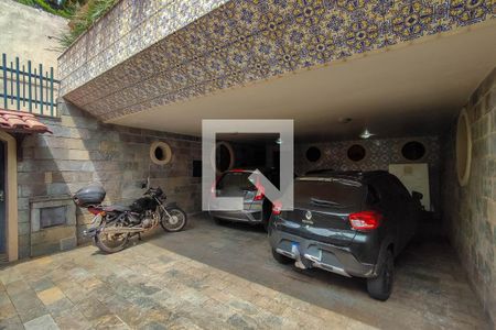 Casa à venda com 400m², 4 quartos e 3 vagas Casa à venda com 400m², 4 quartos e 3 vagasÁrea comum