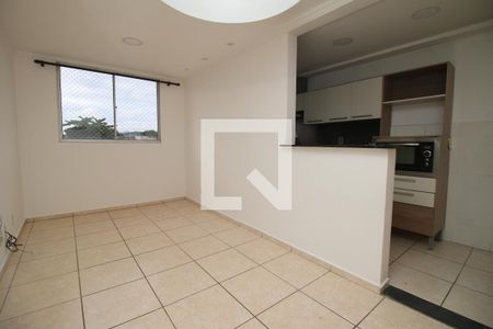 Sala de apartamento para alugar com 2 quartos, 49m² em Parada de Lucas, Rio de Janeiro