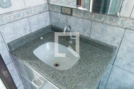 Casa à venda com 137m², 2 quartos e 3 vagasBanheiro