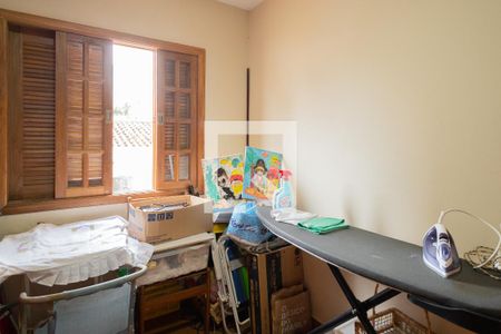 Casa à venda com 280m², 4 quartos e 6 vagasQuarto de Serviço